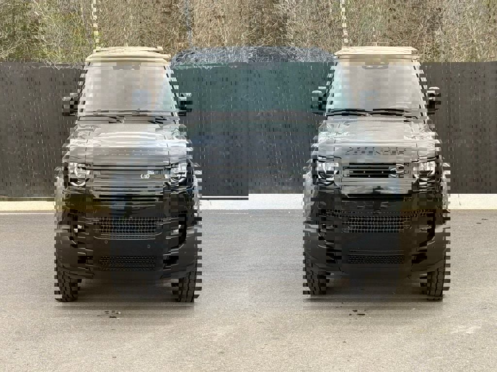 New 2026 Land Rover Defender 110 S image 9