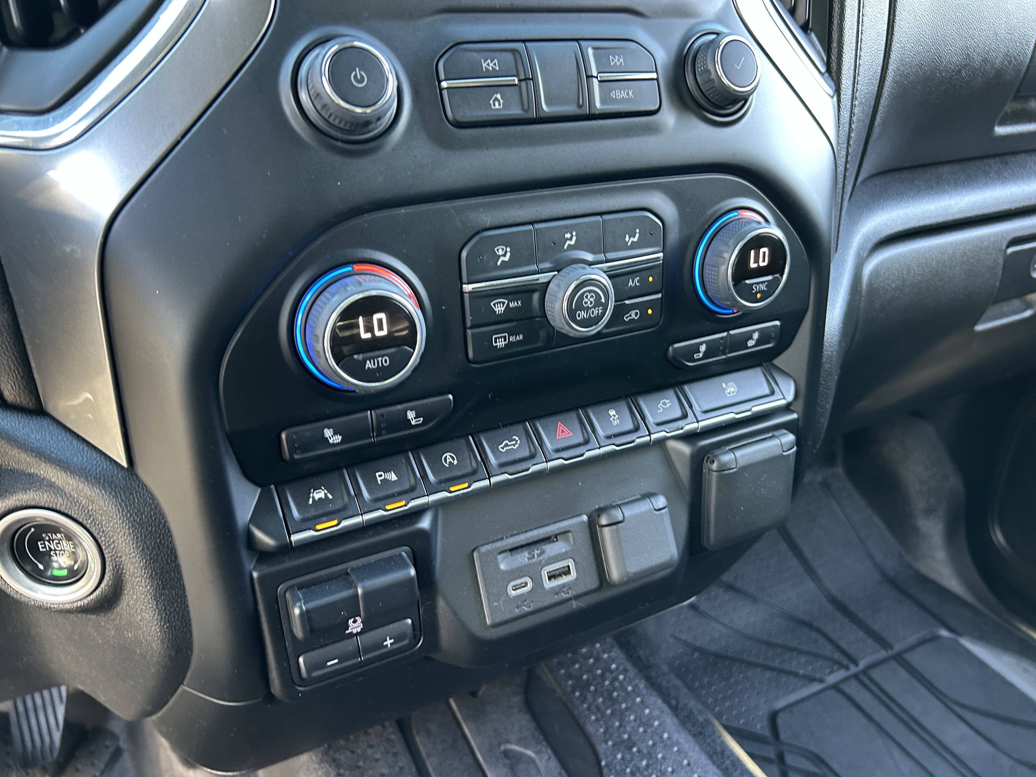 Used 2022 Chevrolet Silverado 1500 LT w/ Convenience Package II AWD/4WD image 23