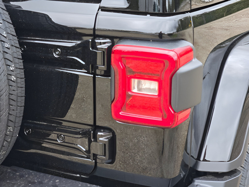 New 2027 Jeep Wrangler Unlimited Sahara AWD/4WD image 14