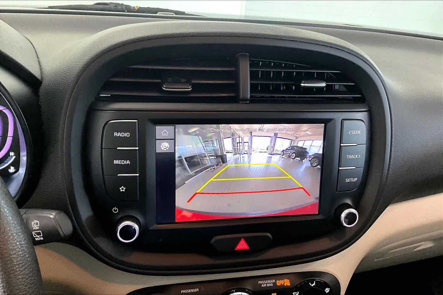 Used 2023 Kia Soul LX w/ LX Technology Package FWD image 23