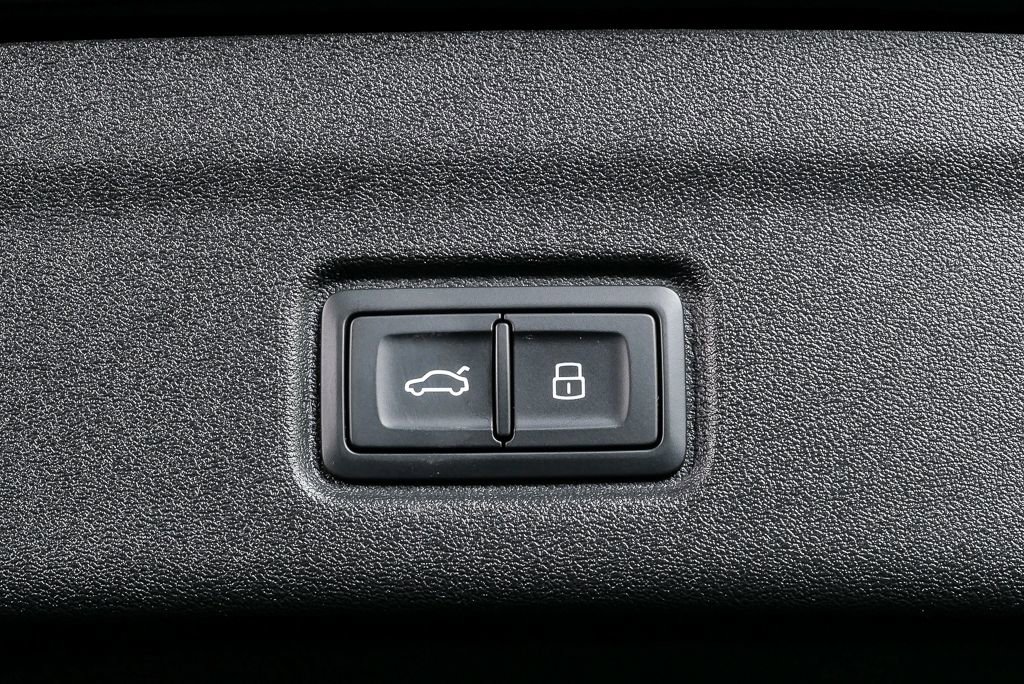 Certified 2025 Audi Q6 e-tron Premium Plus w/ Premium Plus image 32