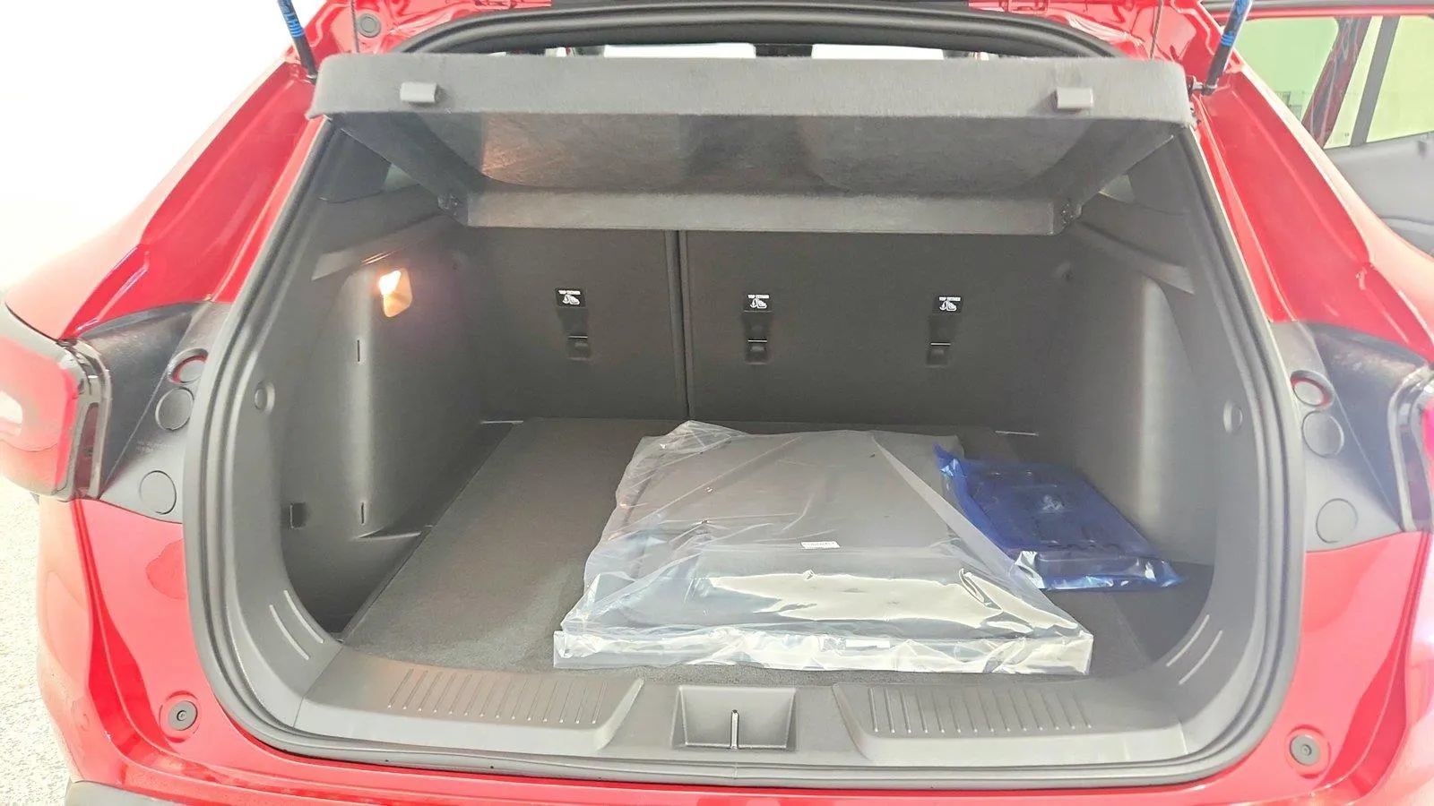 New 2026 Chevrolet Trax RS w/ Driver Confidence Package FWD image 36