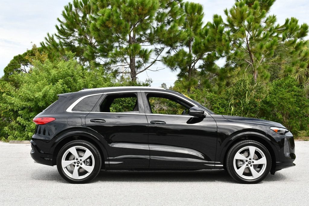 Used 2025 Audi Q5 Prestige AWD/4WD image 35