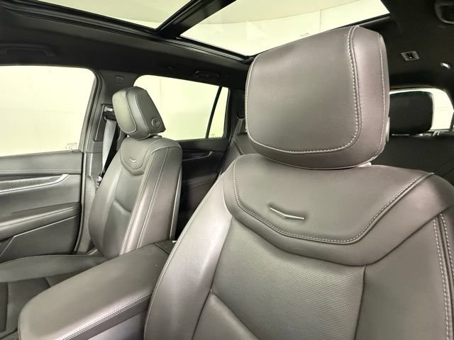 Certified 2025 Cadillac XT6 Sport w/ LPO, Red Accent Package AWD/4WD image 19