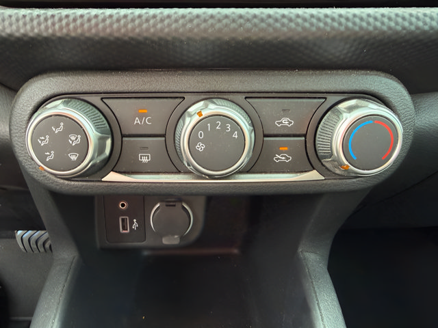 Certified 2025 Nissan Kicks Play S FWD image 28