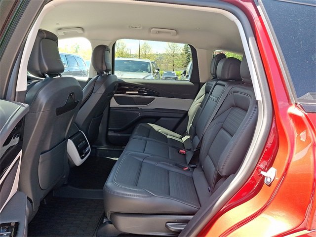 Used 2024 Lincoln Nautilus Reserve image 10