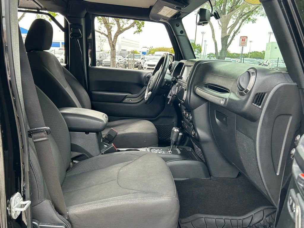 Used 2018 Jeep Wrangler Unlimited Sport S AWD/4WD image 31