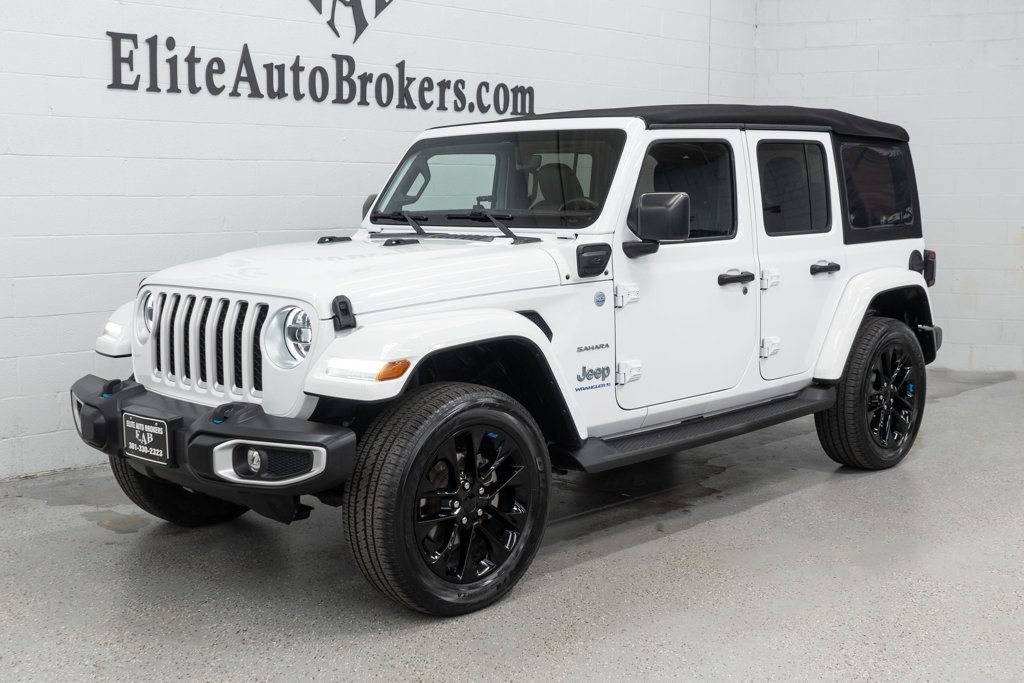 Used 2023 Jeep Wrangler Unlimited Sahara w/ Cold Weather Group AWD/4WD image 33