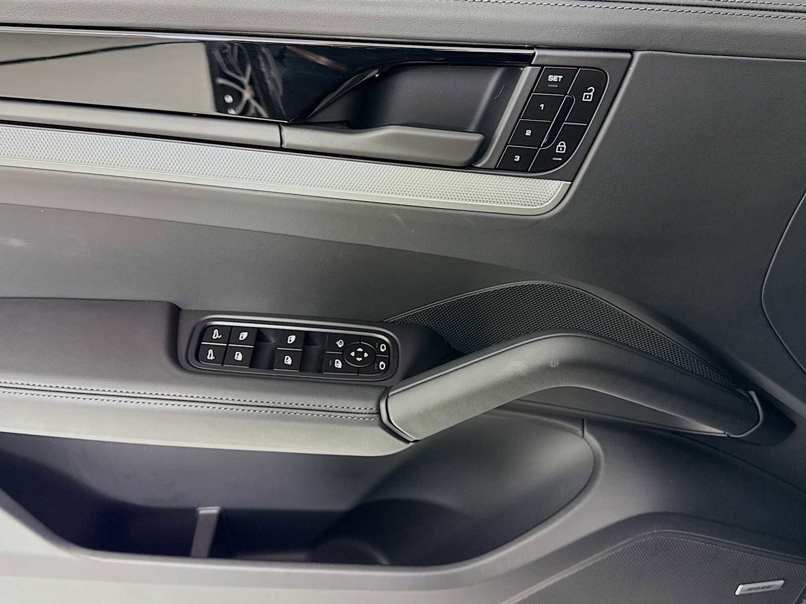 New 2026 Porsche Cayenne image 10