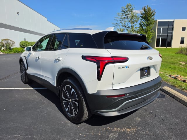 Used 2024 Chevrolet Blazer EV LT AWD/4WD image 17