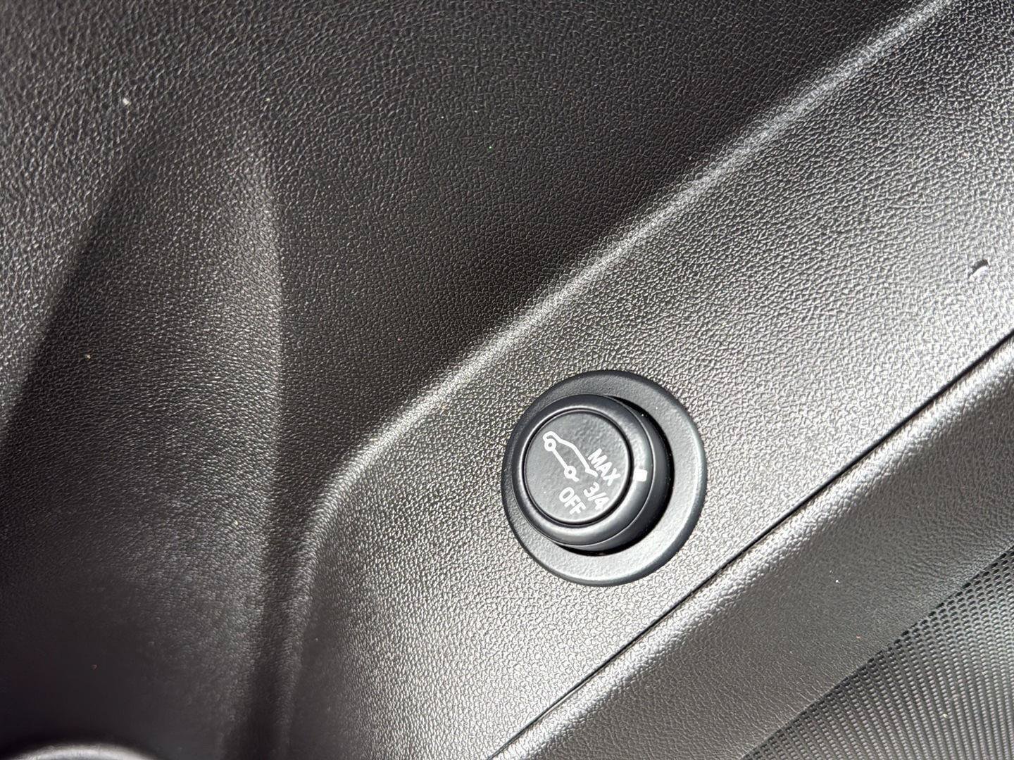 Used 2024 Chevrolet Equinox LT w/ LPO, Floor Liner Package AWD/4WD image 17