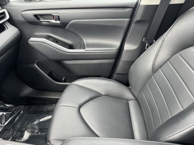 Certified 2022 Toyota Highlander XLE image 27