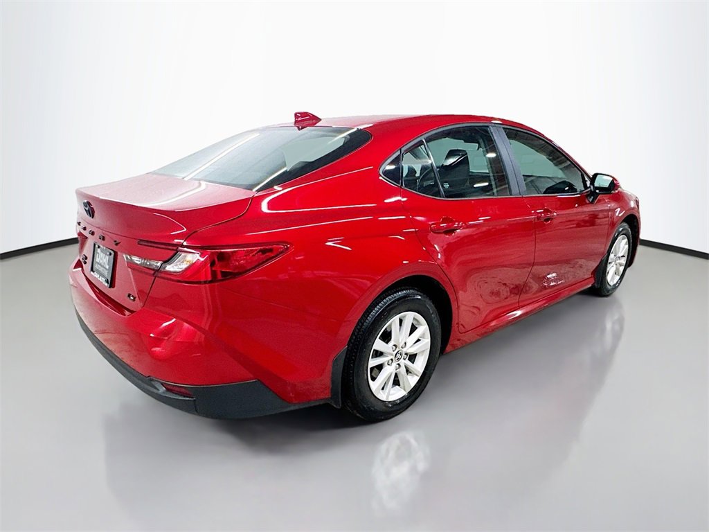 Used 2025 Toyota Camry LE image 10