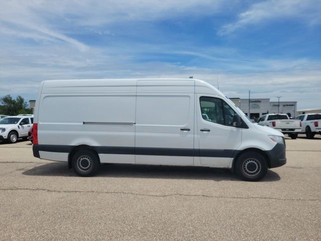 Used 2025 Mercedes-Benz Sprinter 2500 image 16