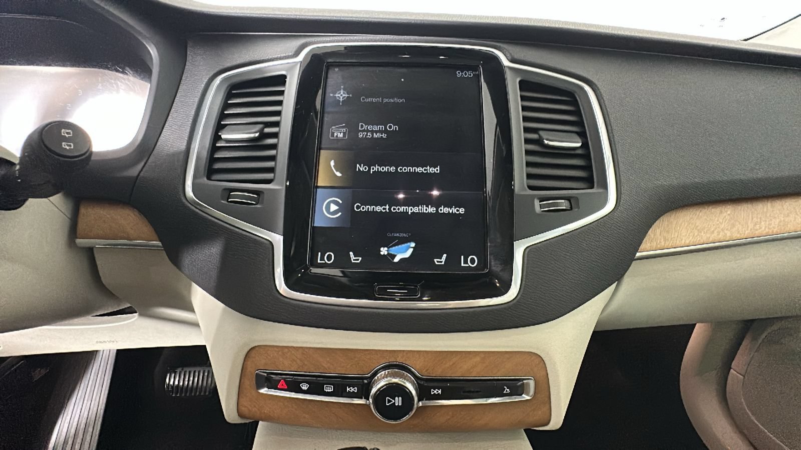 Used 2021 Volvo XC90 T6 Momentum AWD/4WD image 26