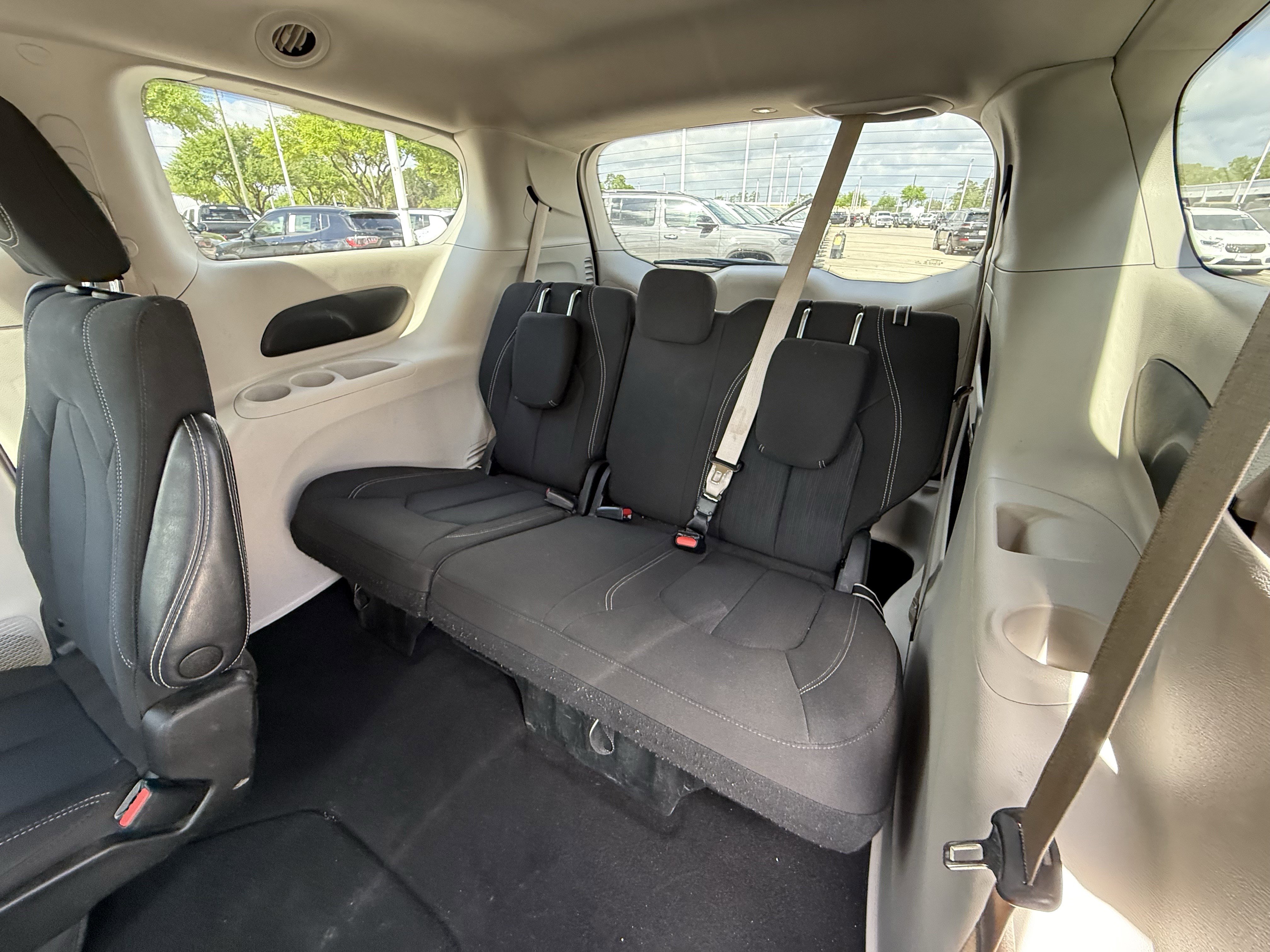 Used 2023 Chrysler Voyager LX FWD image 30