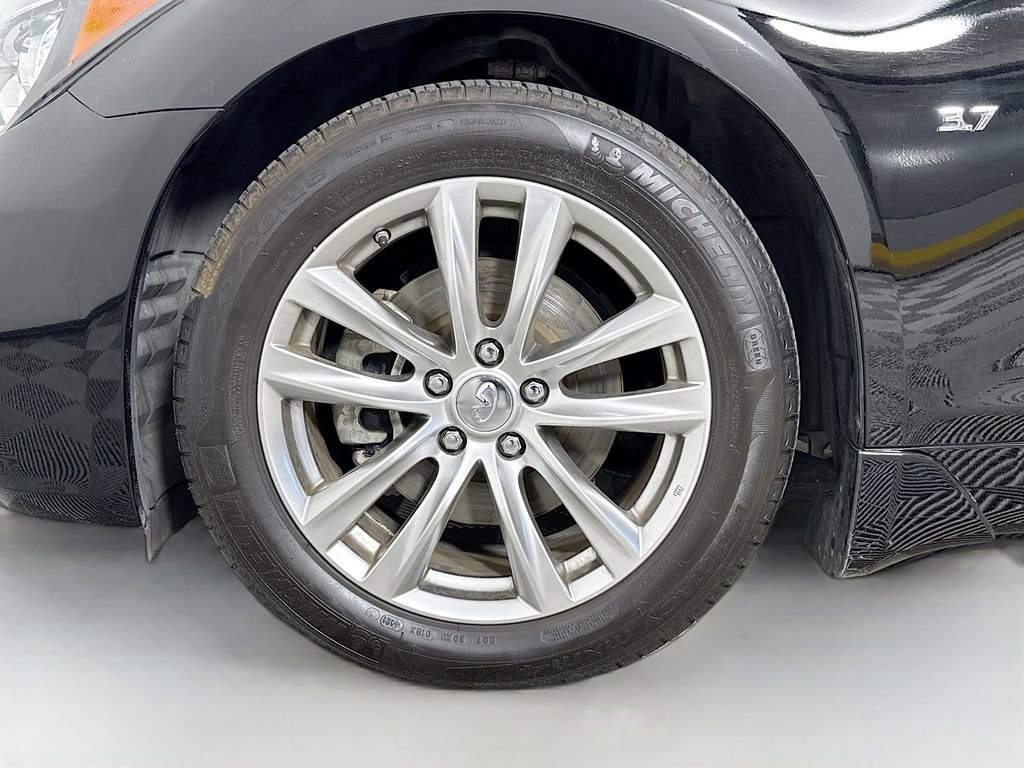 Used 2019 INFINITI Q70 Luxe w/ Proactive Package image 33