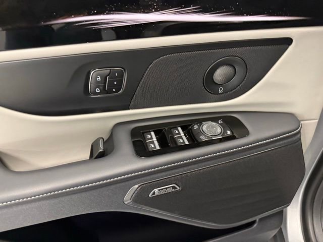 Used 2025 Lincoln Nautilus Premier w/ Equipment Group 102A image 16