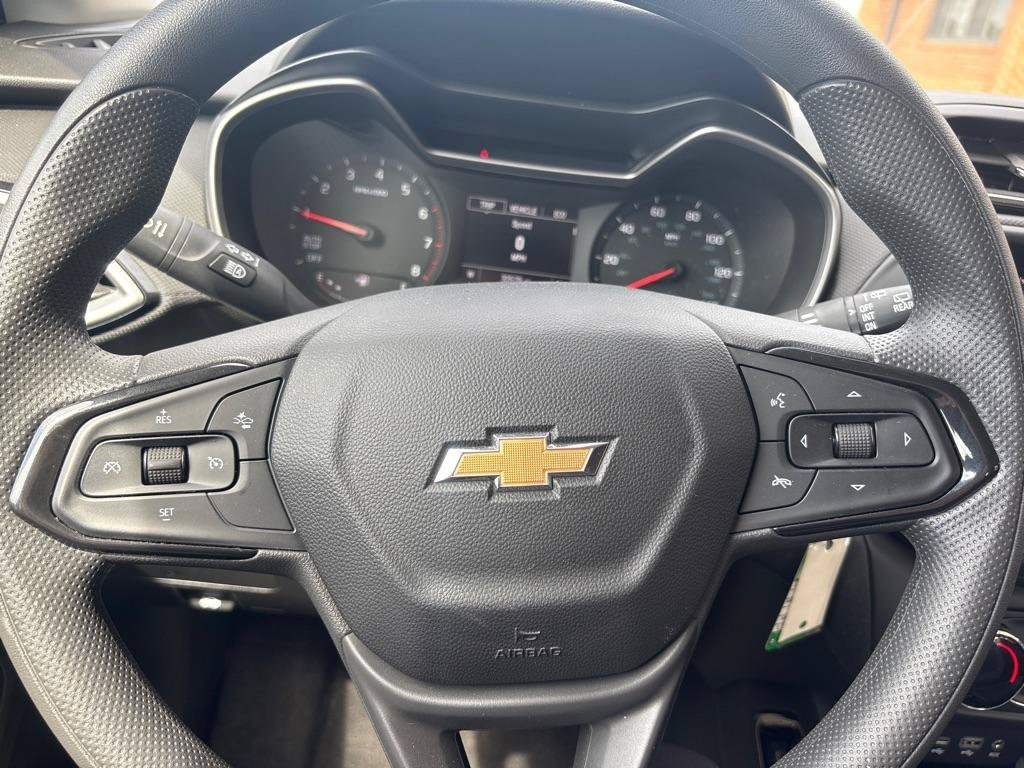 Used 2023 Chevrolet TrailBlazer LS FWD image 27