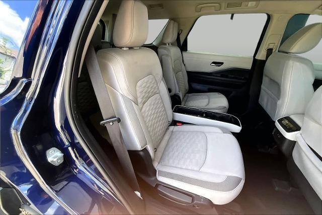Certified 2022 Nissan Pathfinder SV w/ SV Premium Package AWD/4WD image 21