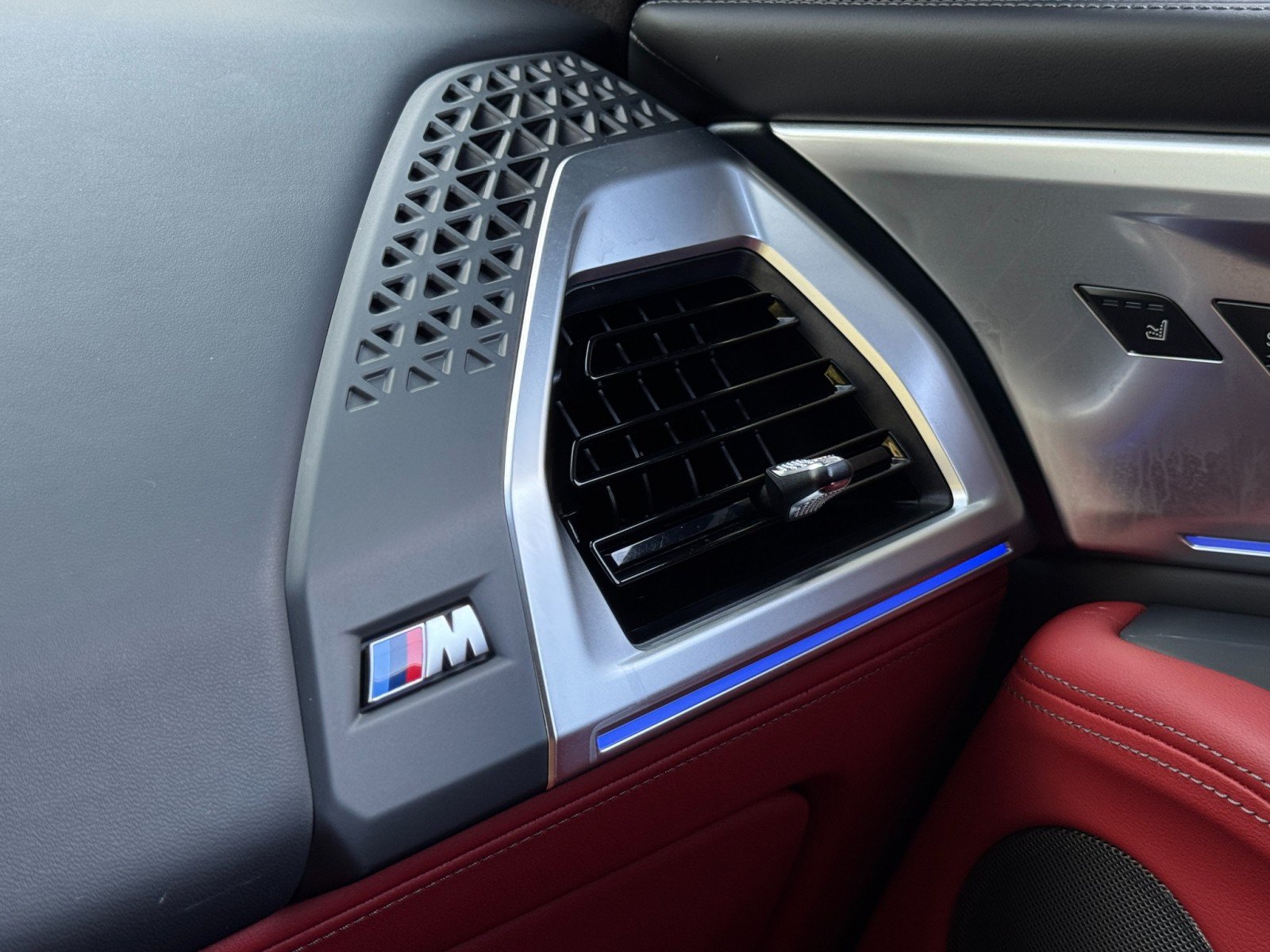 Used 2023 BMW XM AWD/4WD image 44