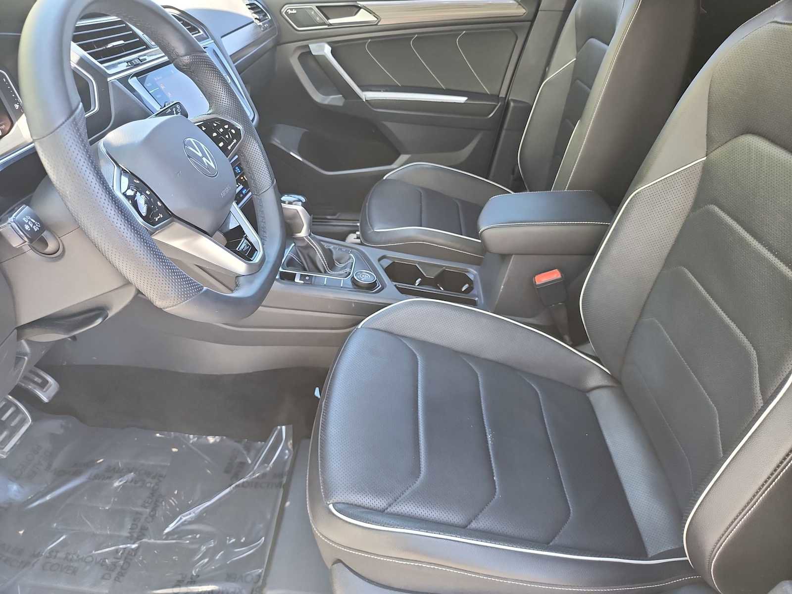 Used 2022 Volkswagen Tiguan SEL R-Line AWD/4WD image 15
