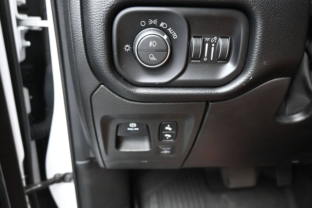 Used 2019 RAM 1500 Big Horn AWD/4WD image 19
