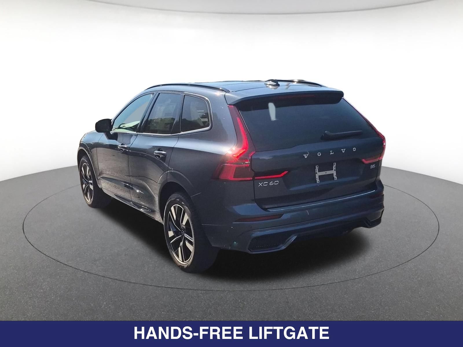 New 2027 Volvo XC60 B5 Core AWD/4WD image 9