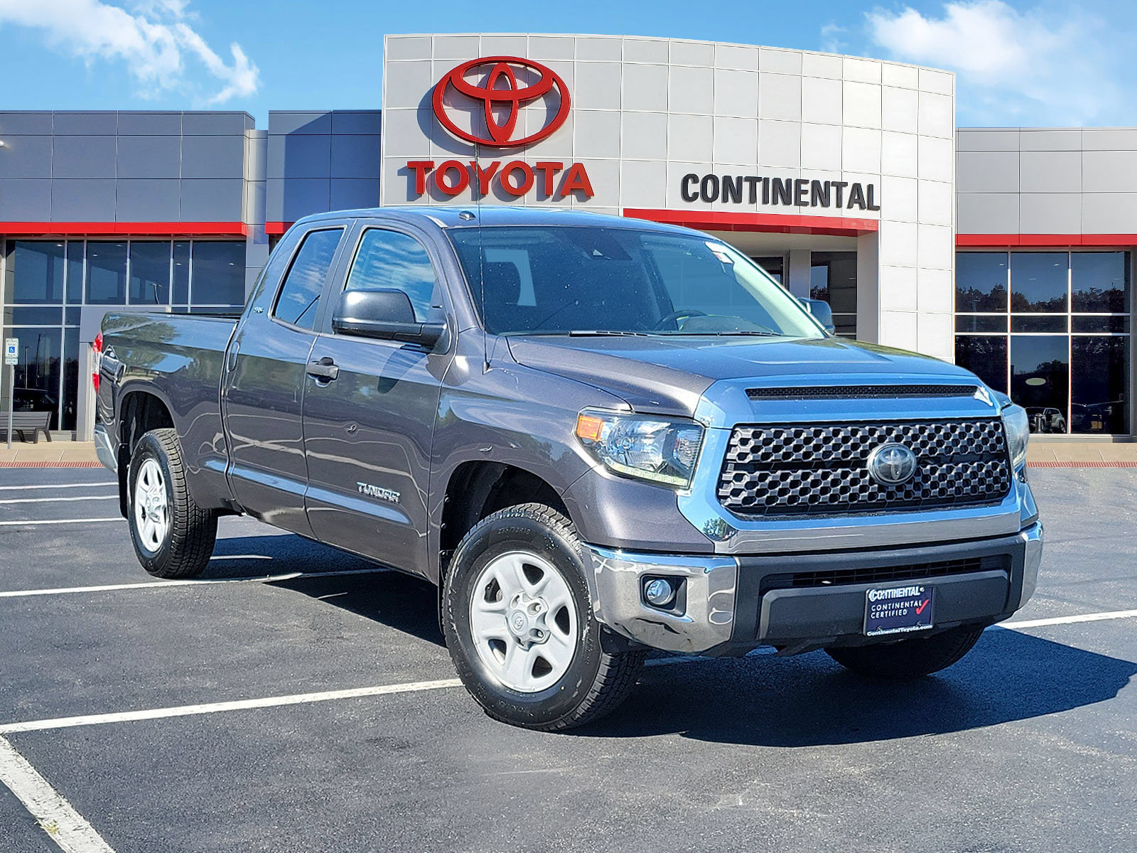 Used 2018 Toyota Tundra SR5 RWD image 2