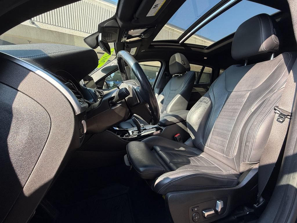 Used 2019 BMW X4 xDrive30i w/ M Sport Package AWD/4WD image 11
