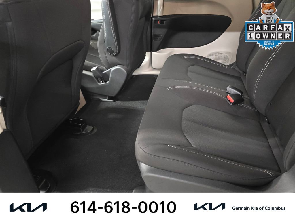 Used 2020 Chrysler Voyager L image 20