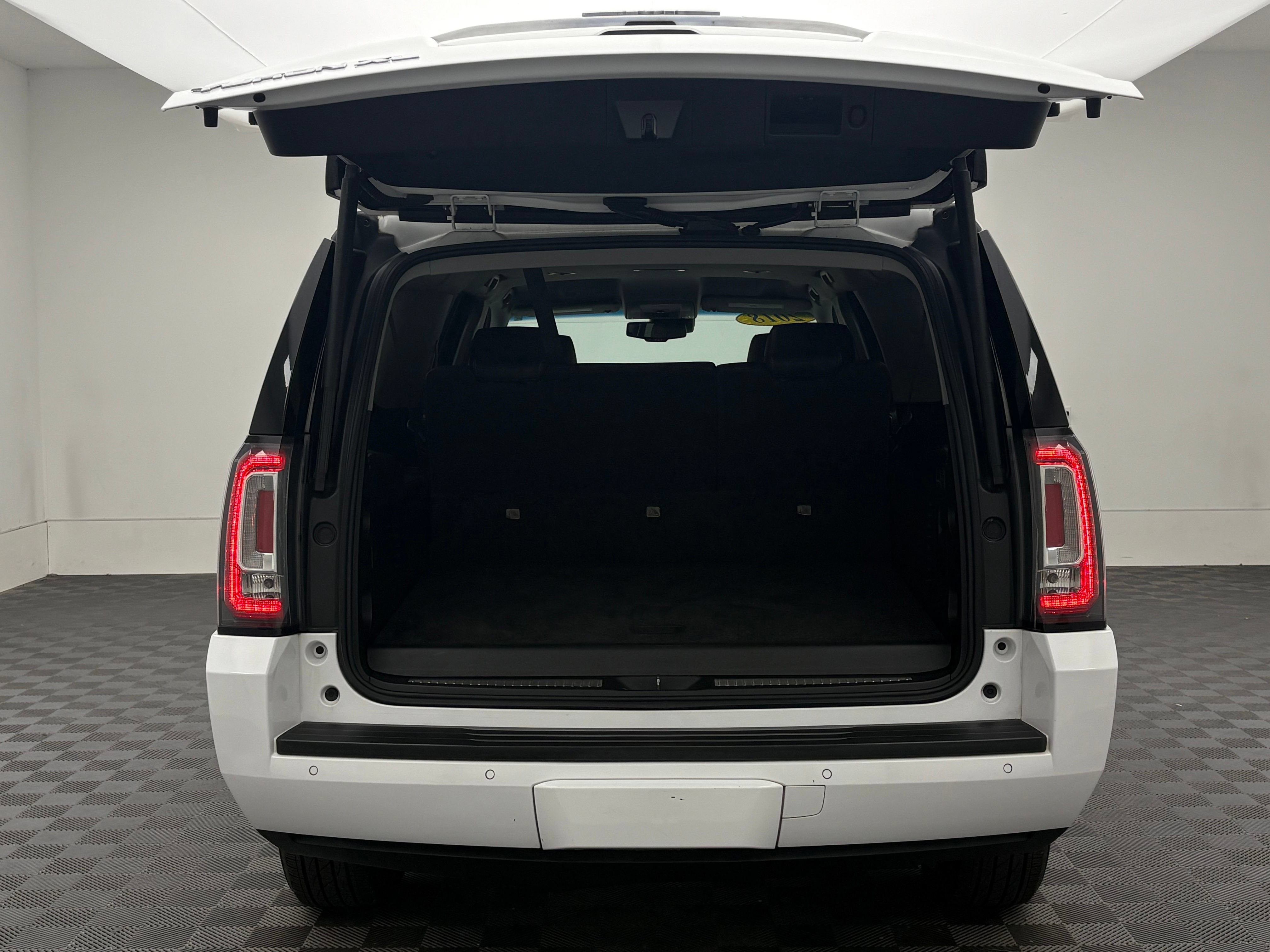 Used 2018 GMC Yukon XL SLT AWD/4WD image 10