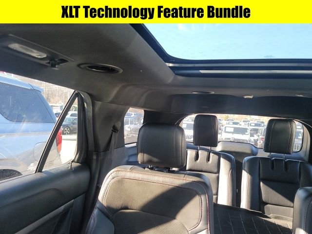 Used 2018 Ford Explorer XLT w/ Equipment Group 202A image 8