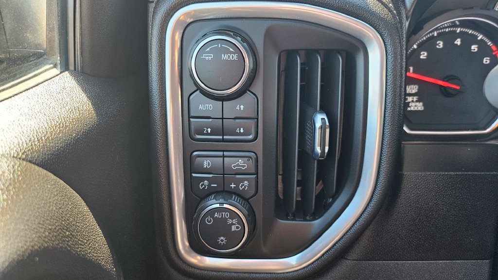 Used 2021 Chevrolet Silverado 1500 LT Trail Boss w/ Convenience Package II AWD/4WD image 33