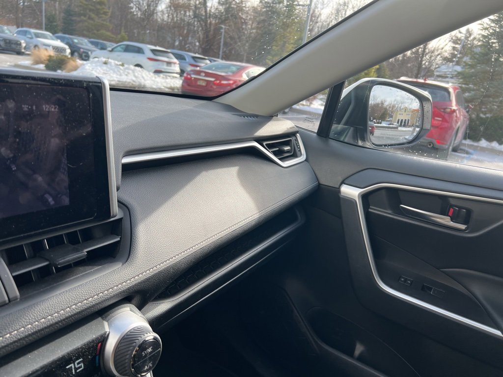 Used 2024 Toyota RAV4 XLE image 67