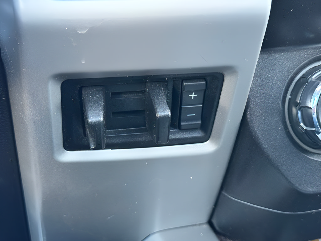 Used 2019 Ford F250 Lariat w/ Lariat Ultimate Package AWD/4WD image 42