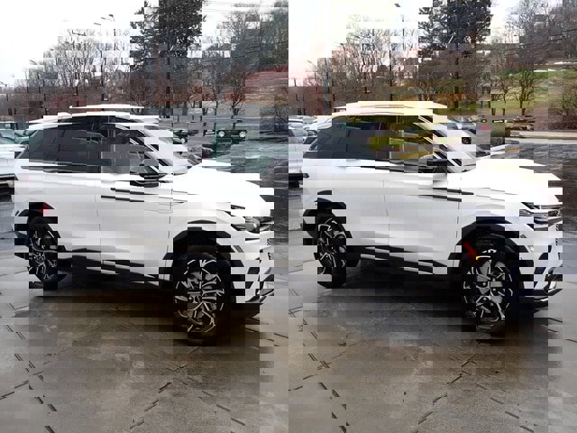 New 2026 Lincoln Nautilus Premier image 7