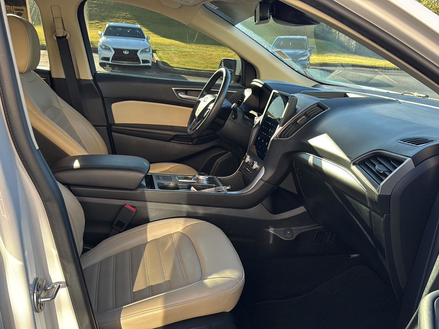 Used 2022 Ford Edge SEL w/ Convenience Package image 11