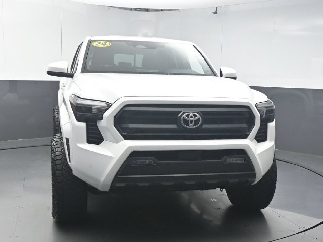 Used 2024 Toyota Tacoma SR5 w/ SR5 Upgrade Package RWD image 3