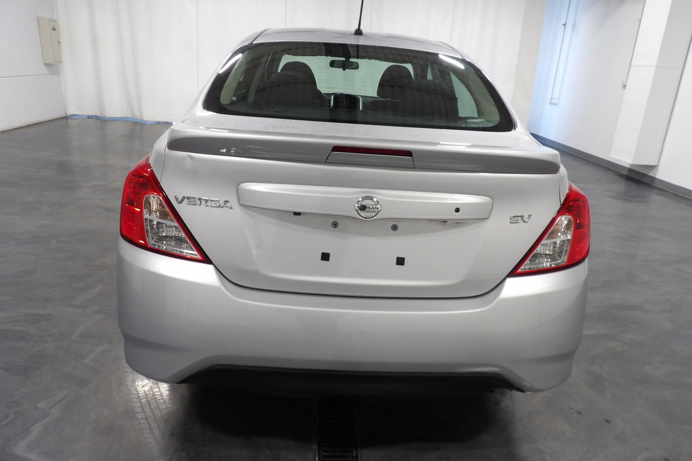 Used 2019 Nissan Versa SV image 5