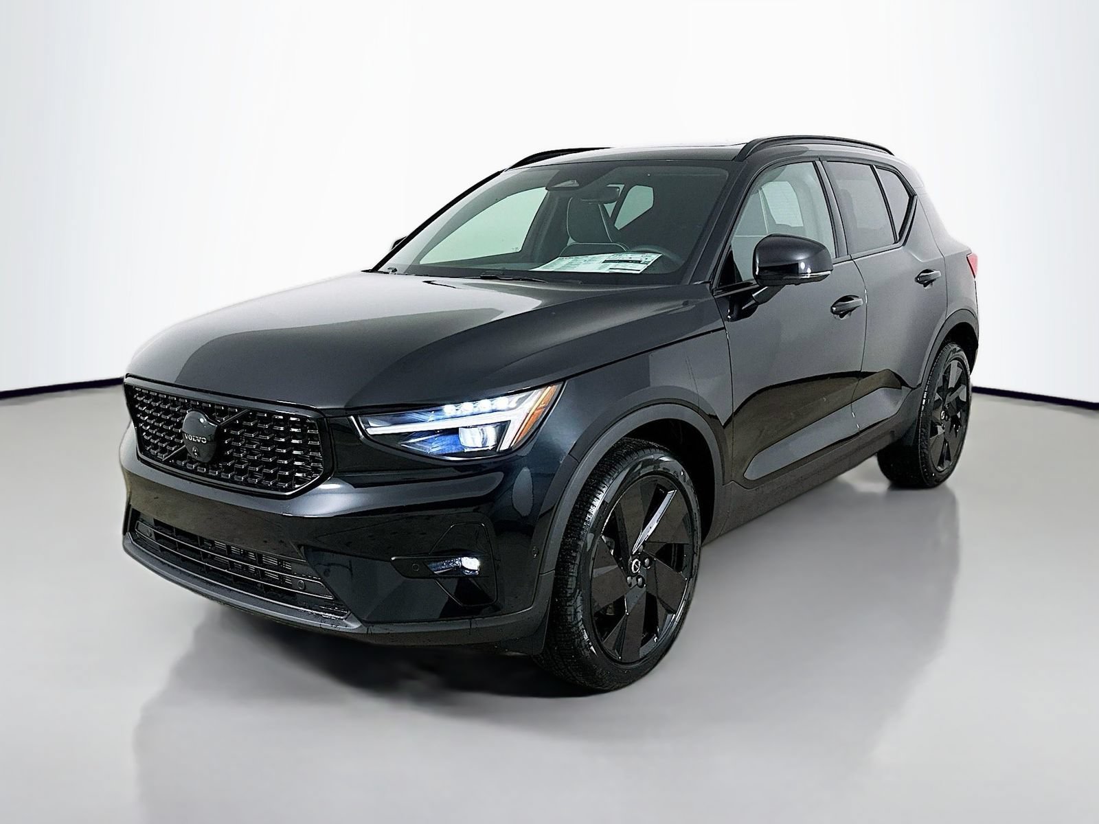 New 2026 Volvo XC40 B5 Ultra w/ Protection Package Premier AWD/4WD image 1