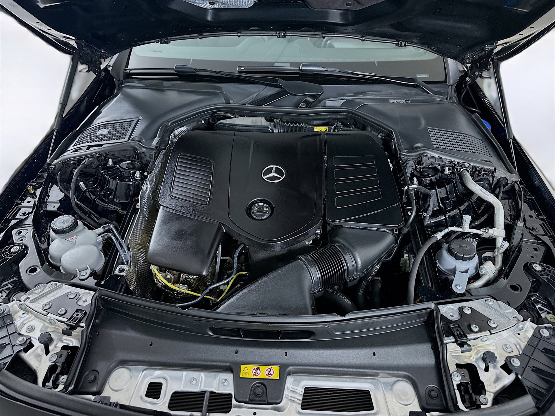 Used 2025 Mercedes-Benz CLE 300 4MATIC Cabriolet image 31