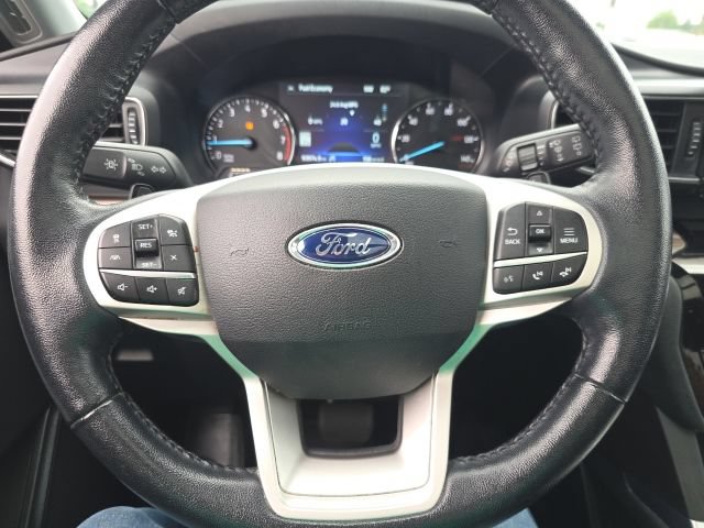 Used 2021 Ford Explorer Limited w/ Equipment Group 301A AWD/4WD image 19