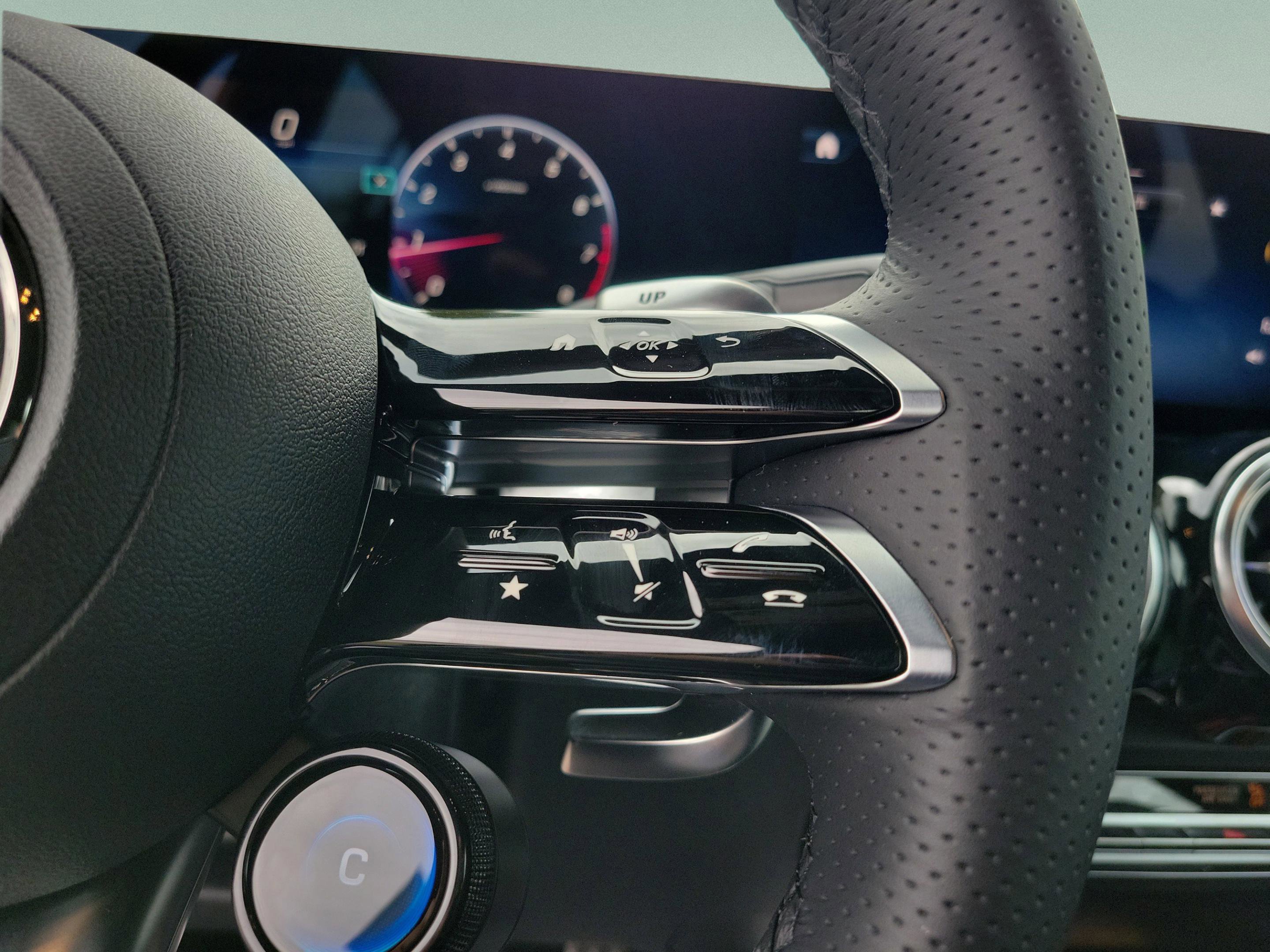 New 2026 Mercedes-Benz GLB 35 AMG 4MATIC image 21
