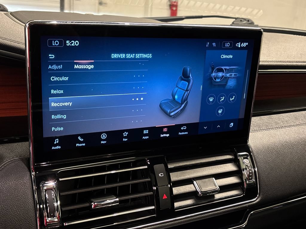 Used 2022 Lincoln Navigator Reserve AWD/4WD image 42