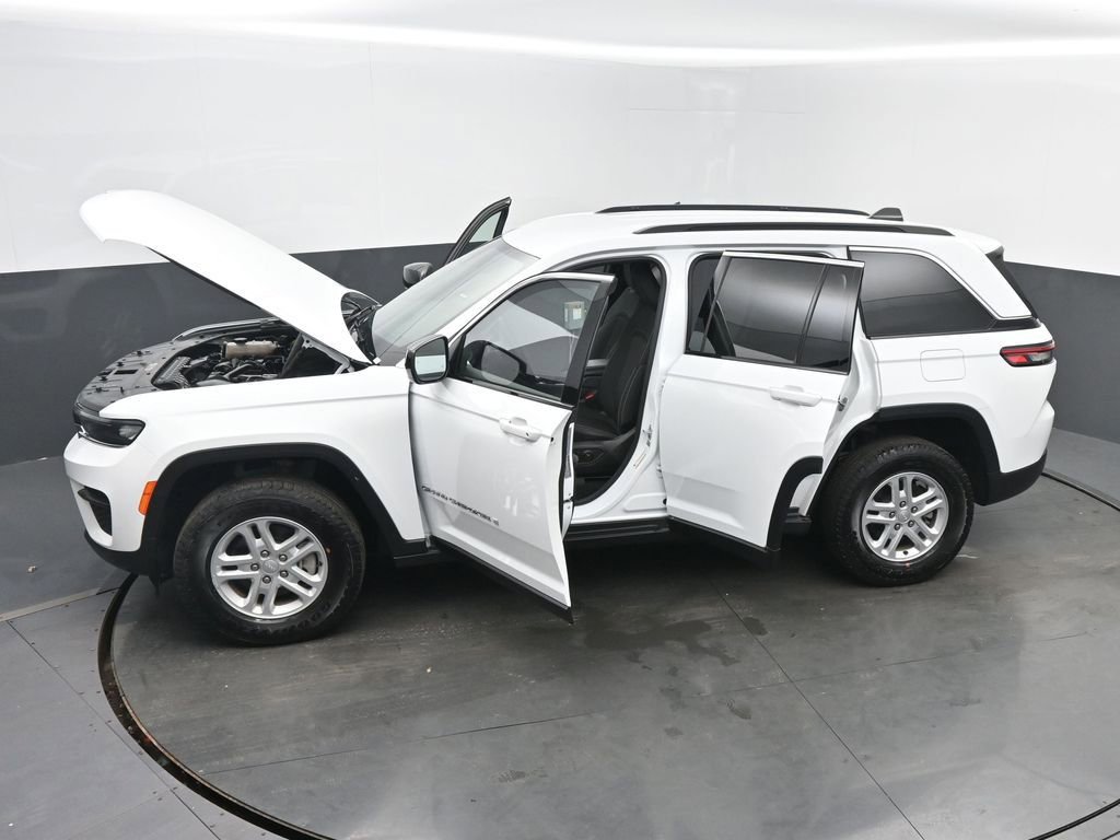 Used 2024 Jeep Grand Cherokee Laredo w/ Luxury Tech Group I image 61