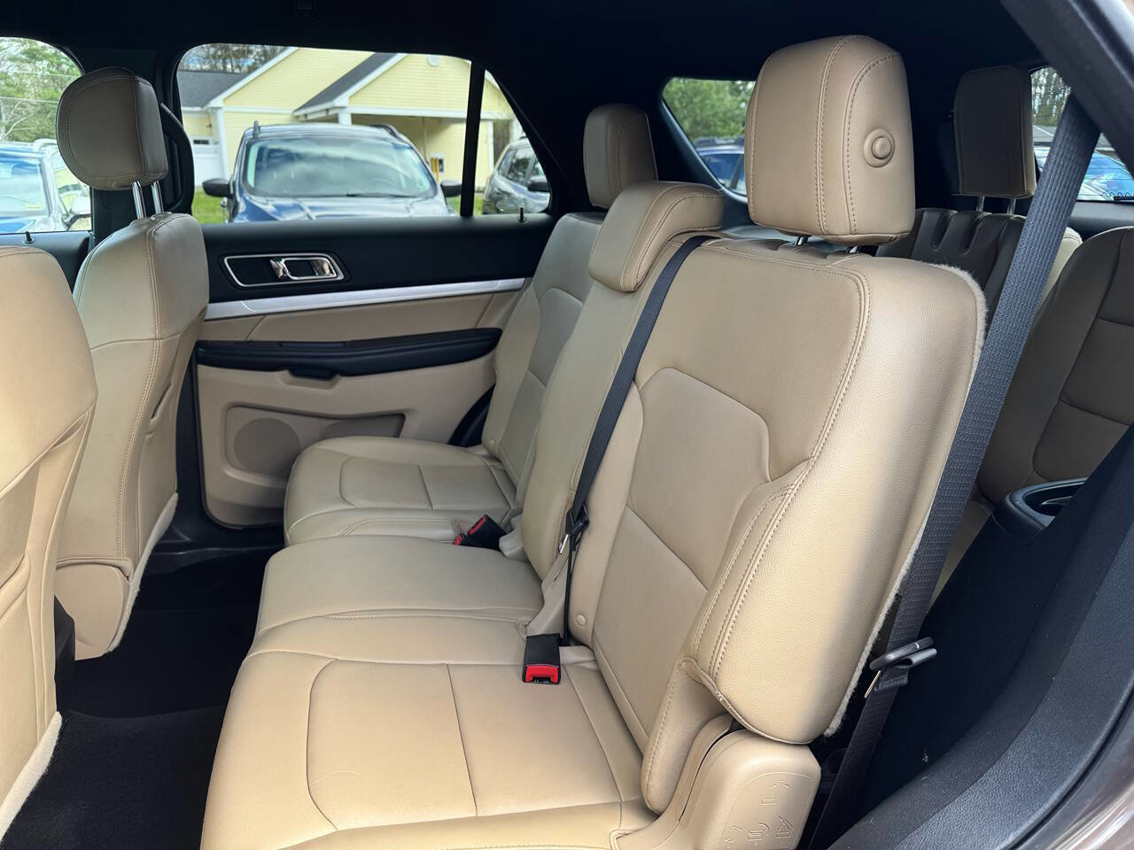 Used 2016 Ford Explorer XLT w/ Equipment Group 202A AWD/4WD image 20