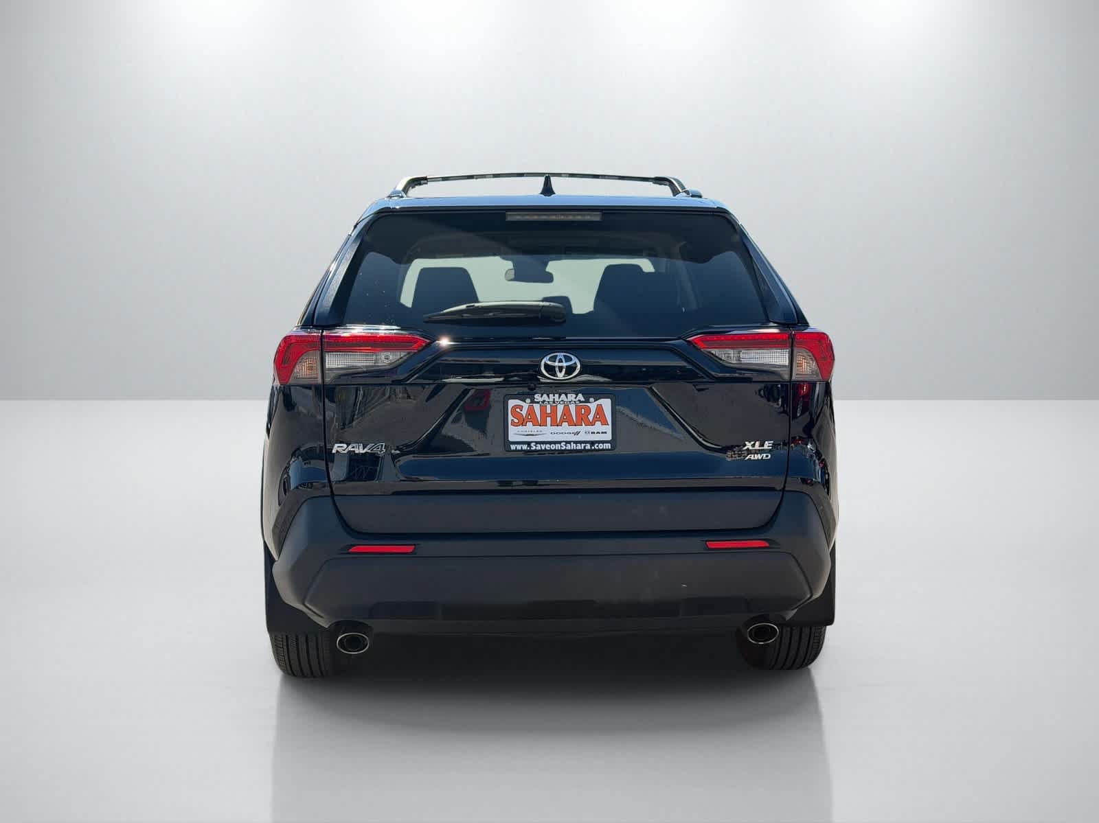 Used 2024 Toyota RAV4 XLE AWD/4WD image 5