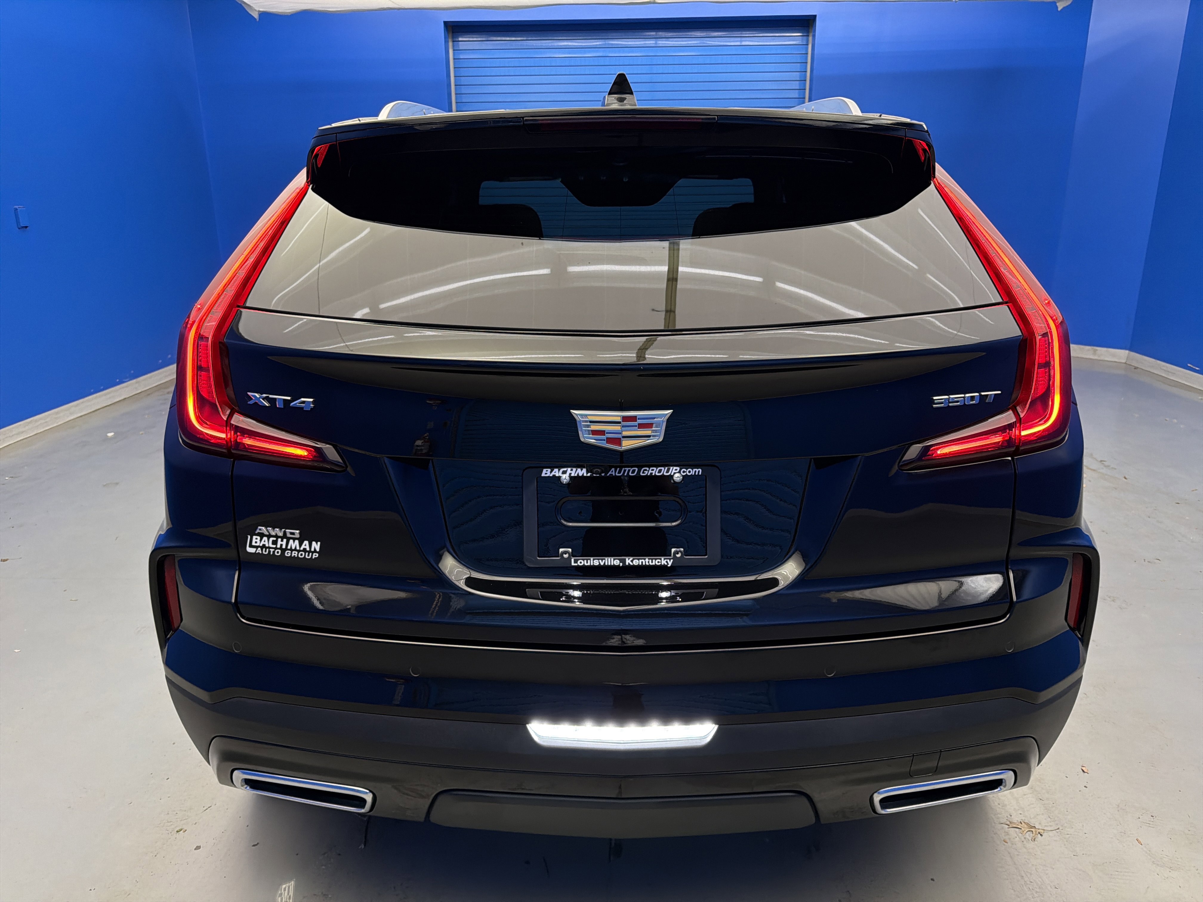 Used 2025 Cadillac XT4 Premium Luxury w/ Cold Weather Package AWD/4WD image 6