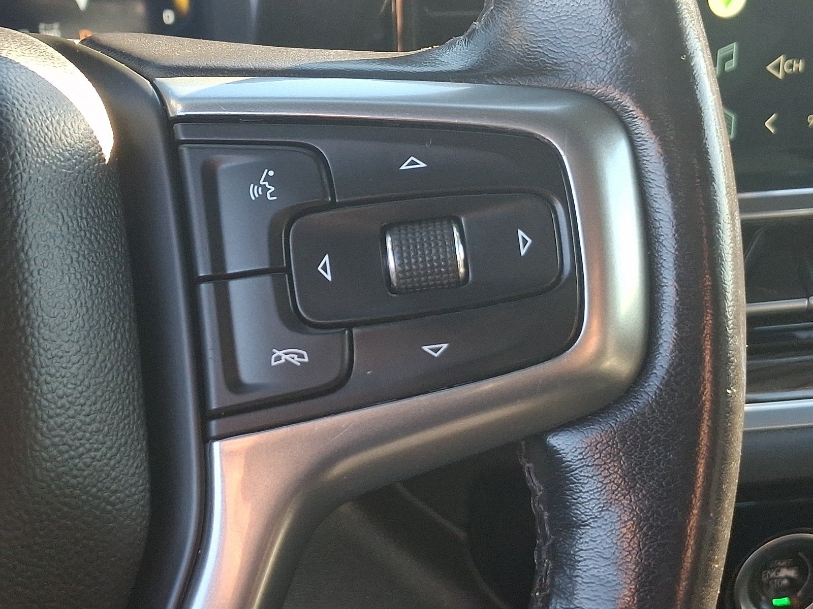 Used 2022 Chevrolet Silverado 1500 LT AWD/4WD image 23